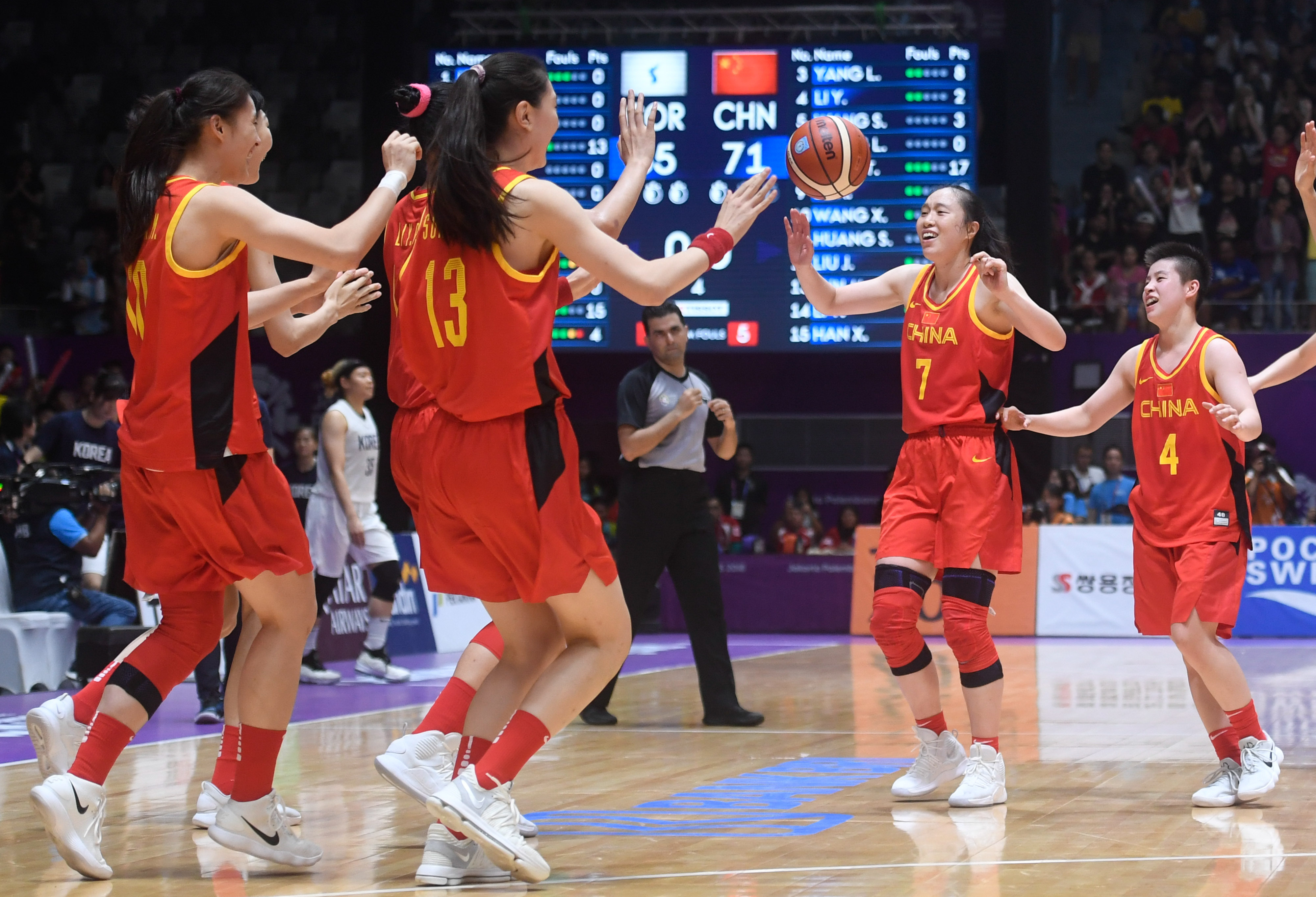 中国女篮总决赛第五场直播，广东女篮再夺冠军