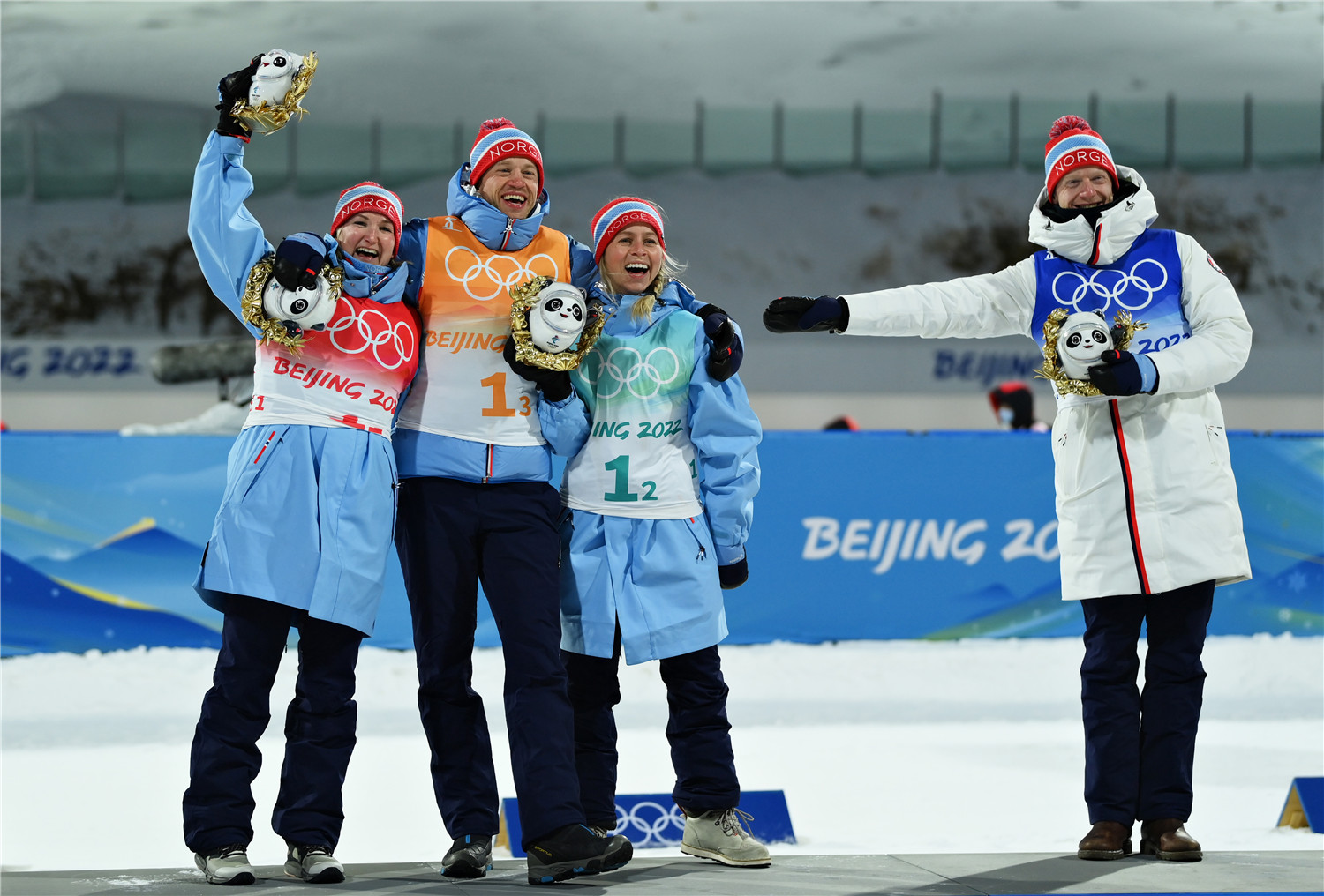 挪威代表团勇夺滑雪冠军，获得殊荣